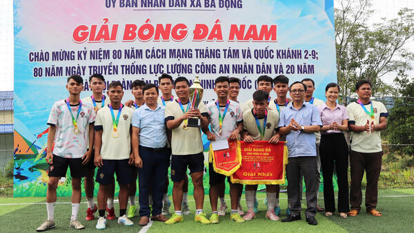 BA ĐỘNG BẾ MẠC GIẢI BÓNG ĐÁ CHÀO MỪNG KỶ NIỆM 80 NĂM CÁCH MẠNG THÁNG TÁM THÀNH CÔNG (19/8/1945-19/8/2025) VÀ QUỐC KHÁNH 2/9; 80 NĂM NGÀY TRUYỀN THỐNG CÔNG AN NHÂN DÂN, 20 NĂM NGÀY HỘI TOÀN DÂN BẢO VỆ AN NINH TỔ QUỐC.