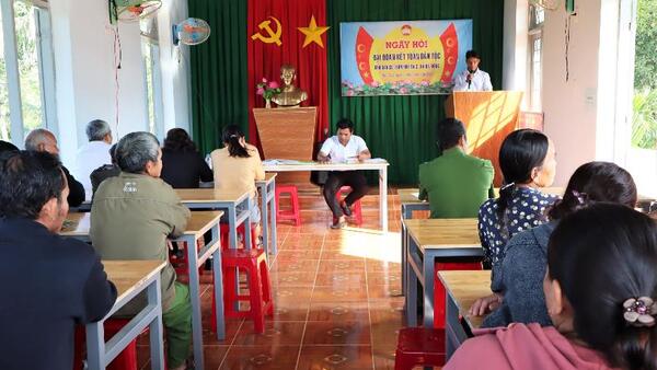 ẤM ÁP NGÀY HỘI ĐẠI ĐOÀN KẾT TOÀN DÂN TỘC Ở THÔN HUY BA 2, XÃ BA ĐỘNG.